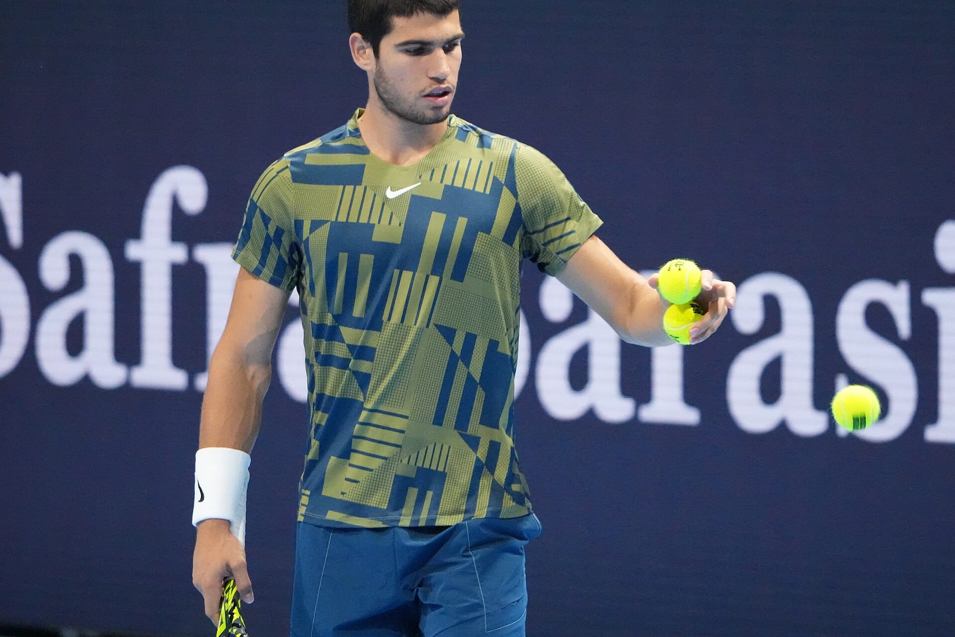 Alcaraz abre en Montecarlo y apunta a un pleno inédito