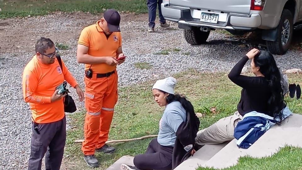 Atención Rápida a Excursionistas Afectadas en Volcán Barú