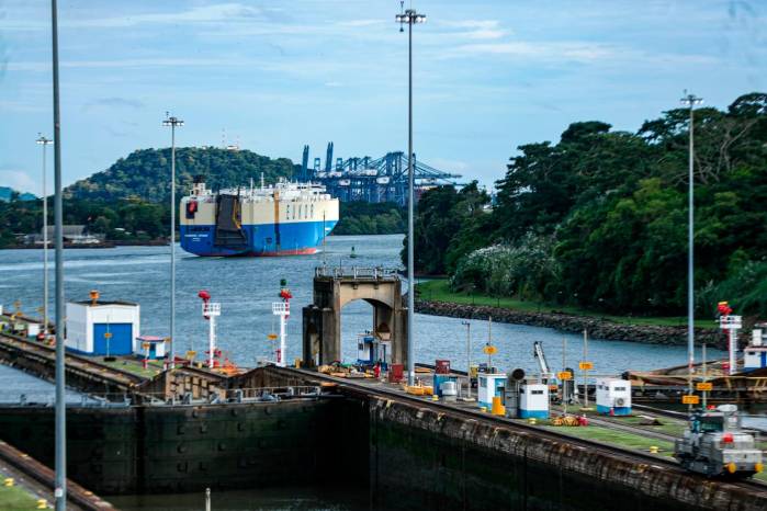 Panamá define su futuro portuario