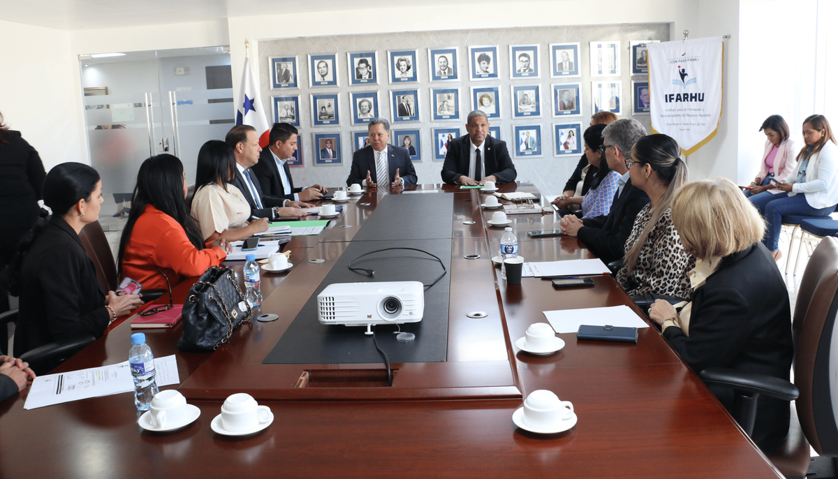 IFARHU y MINSA: Acuerdo clave para estudiantes de medicina