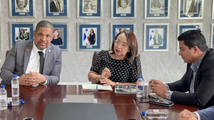 IFARHU y UDELAS alinean estrategias para programas estudiantiles