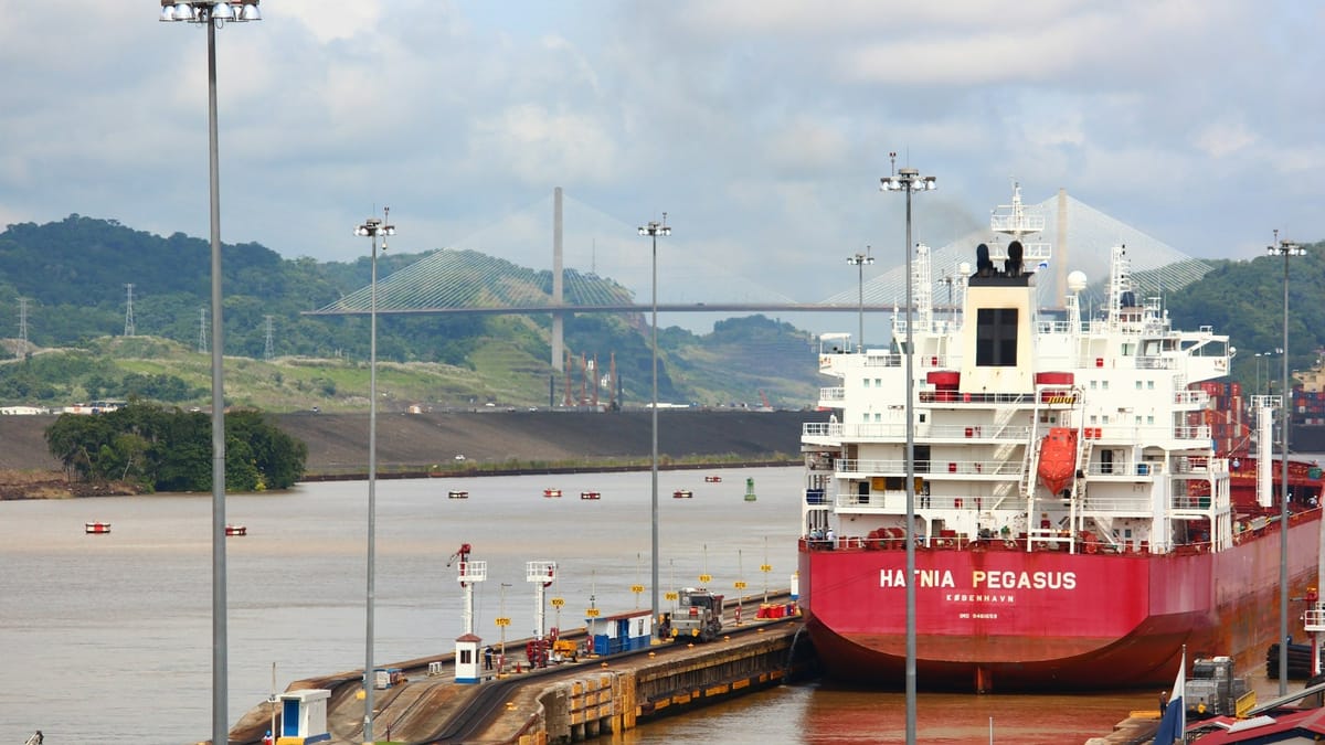 Canal de Panamá publica pliegos para licitar gasoducto y terminales portuarias en ambos océanos