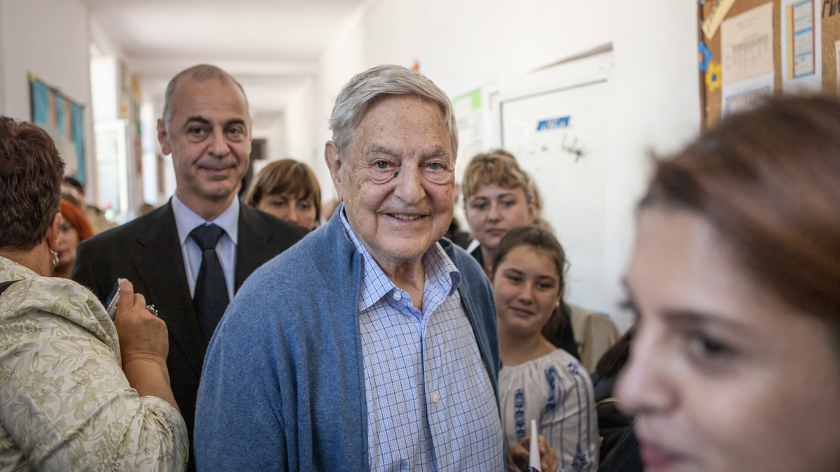 George Soros invierte $137 millones en chips de IA y reduce su exposición en Alphabet en el cuarto trimestre de 2025