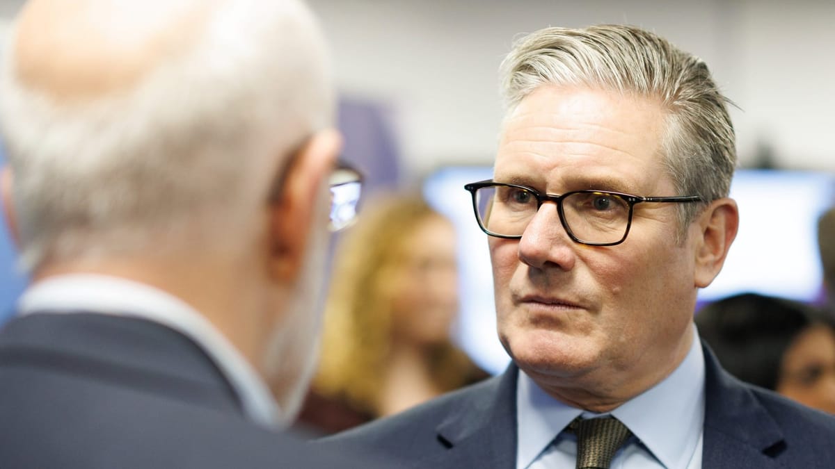 Reino Unido muestra reservas ante uso de bases para posible ataque de EE.UU. a Irán