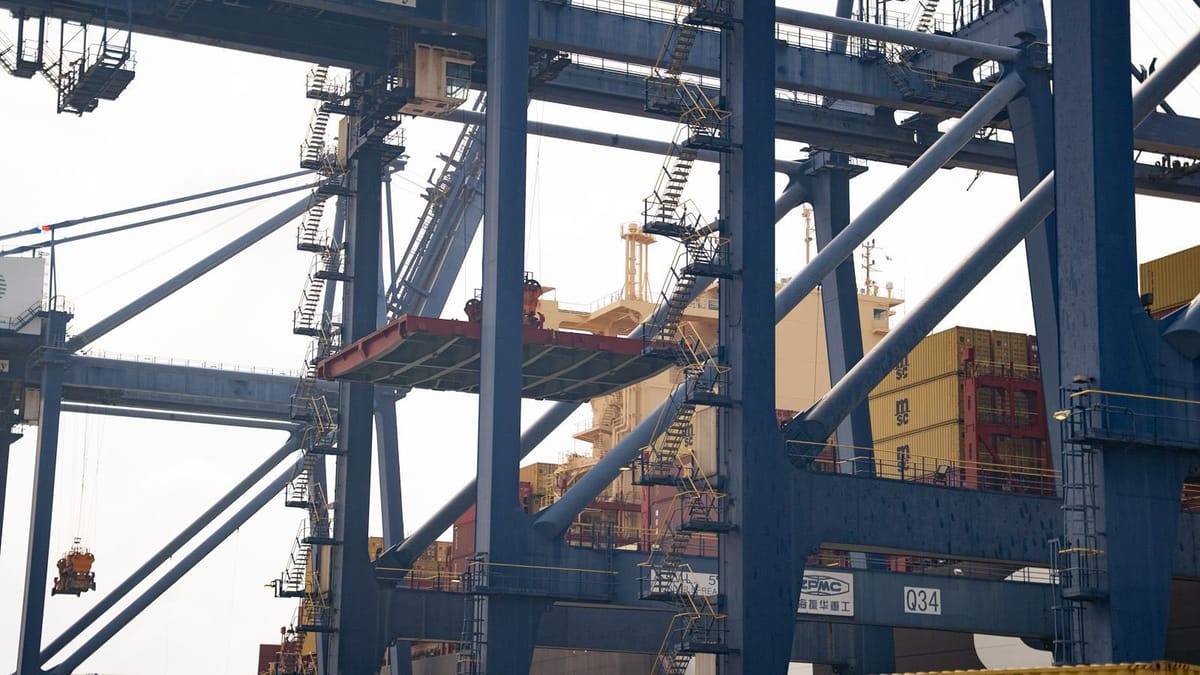 Cristóbal restablece operaciones portuarias en Colón, Panamá.