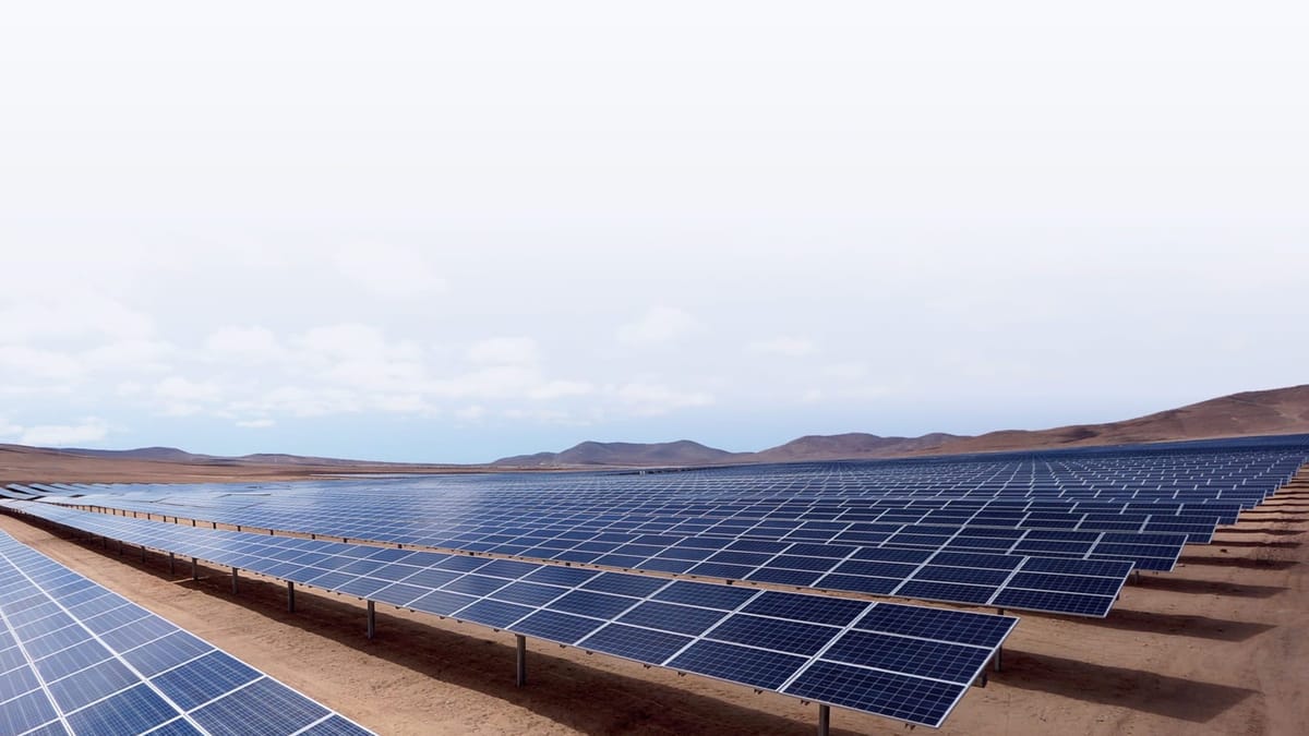 Enel acelera sus inversiones a €53,000 millones hasta 2028 para expandir redes y renovables