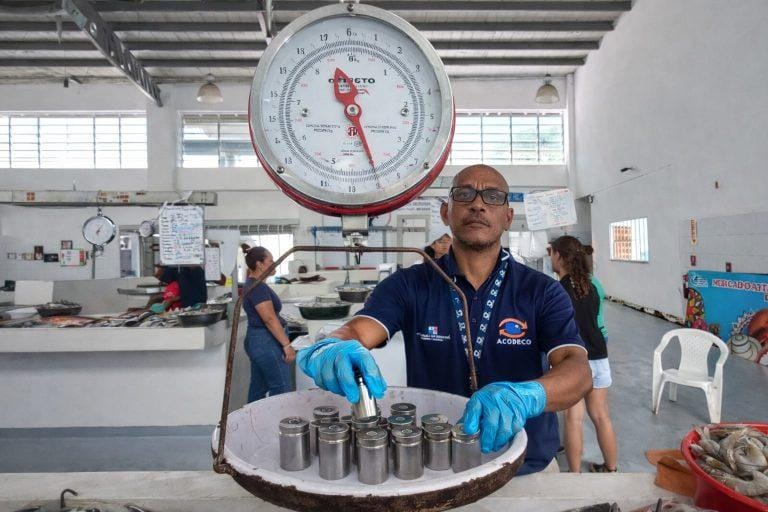 Balanzas fuera de norma: Acodeco detectó 97 en 2025