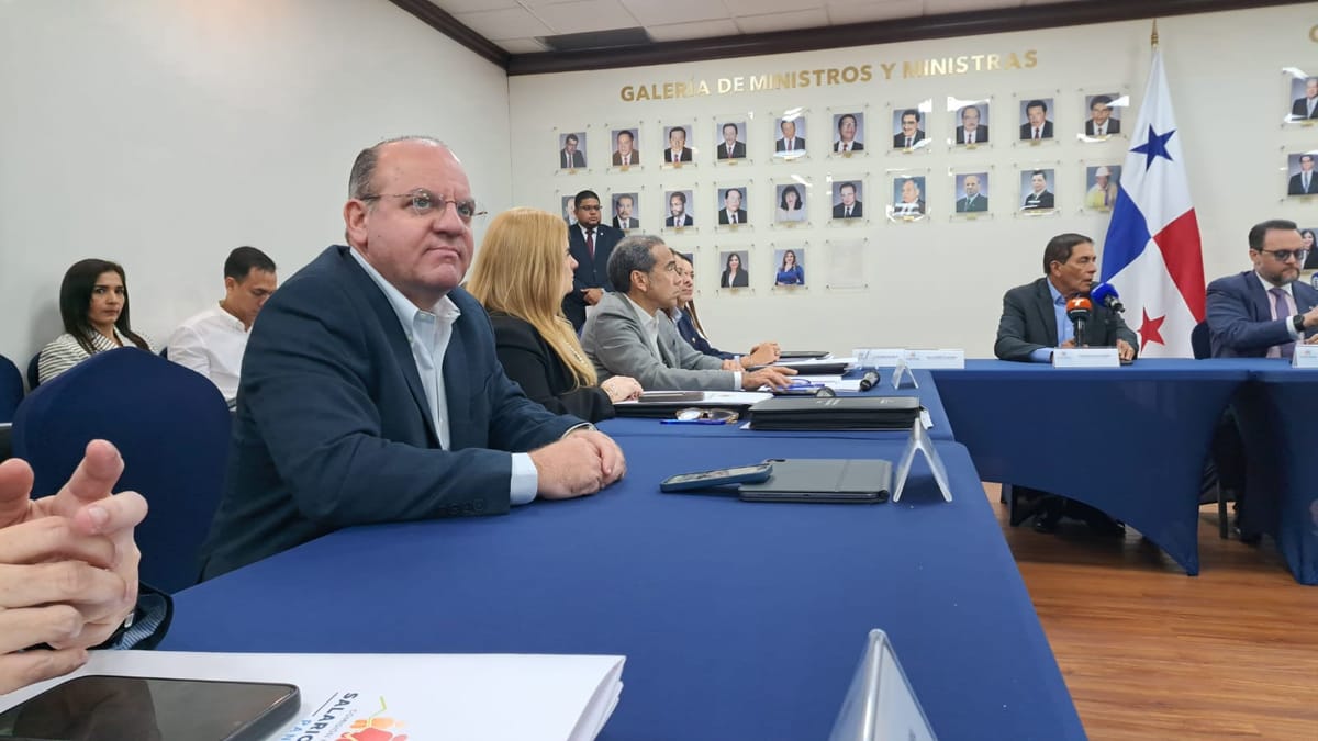 Cámara de Comercio de Panamá llama a enfrentar desafíos sin improvisación