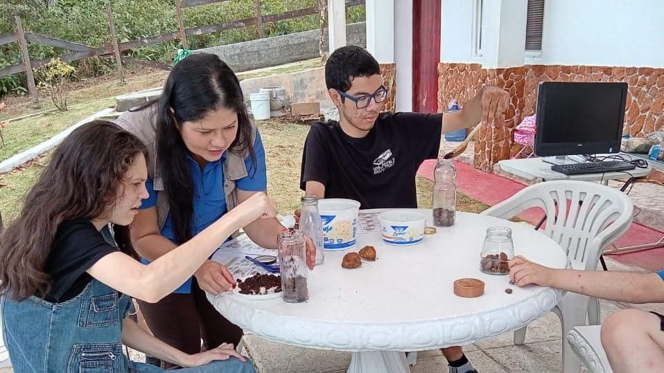 Jóvenes aprenden de ambiente en Parque Chagres