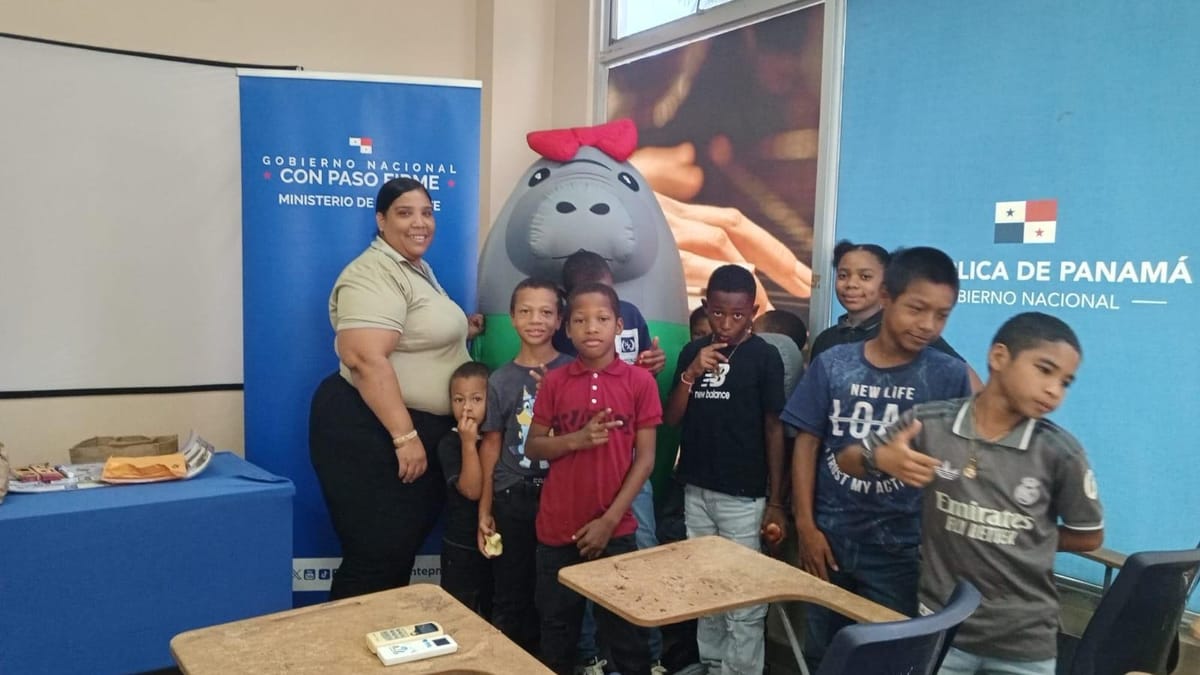 MiAMBIENTE educa a jóvenes de Colón en humedales