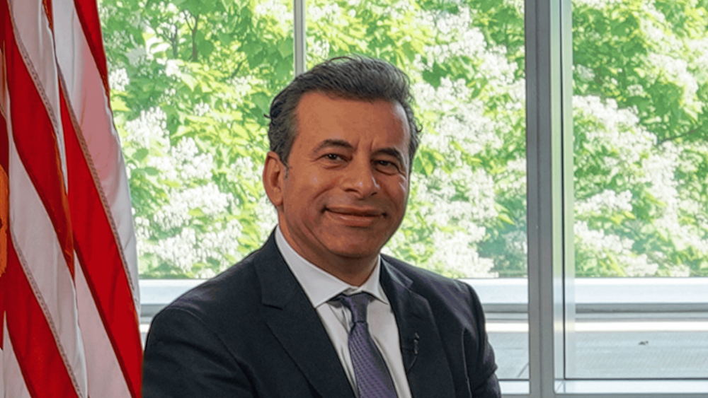 FDA advierte que EE.UU. pierde terreno frente a China en ensayos clínicos tempranos de medicamentos