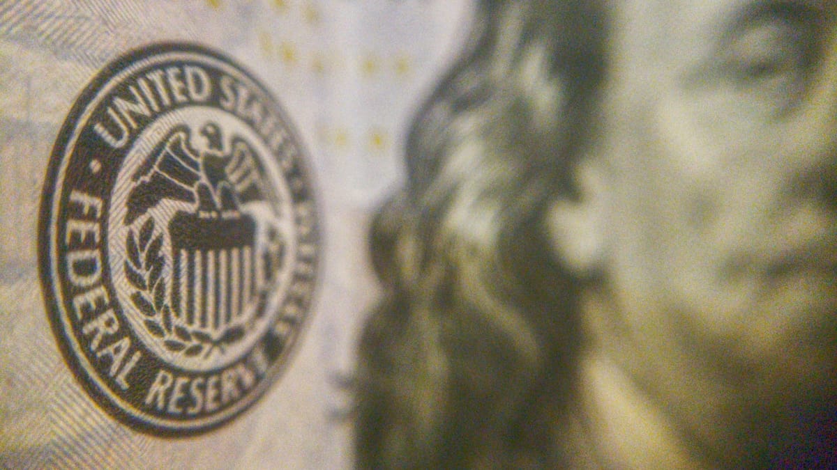 Fed no descarta subida de tipos e intensifica tensión con Trump en 2026