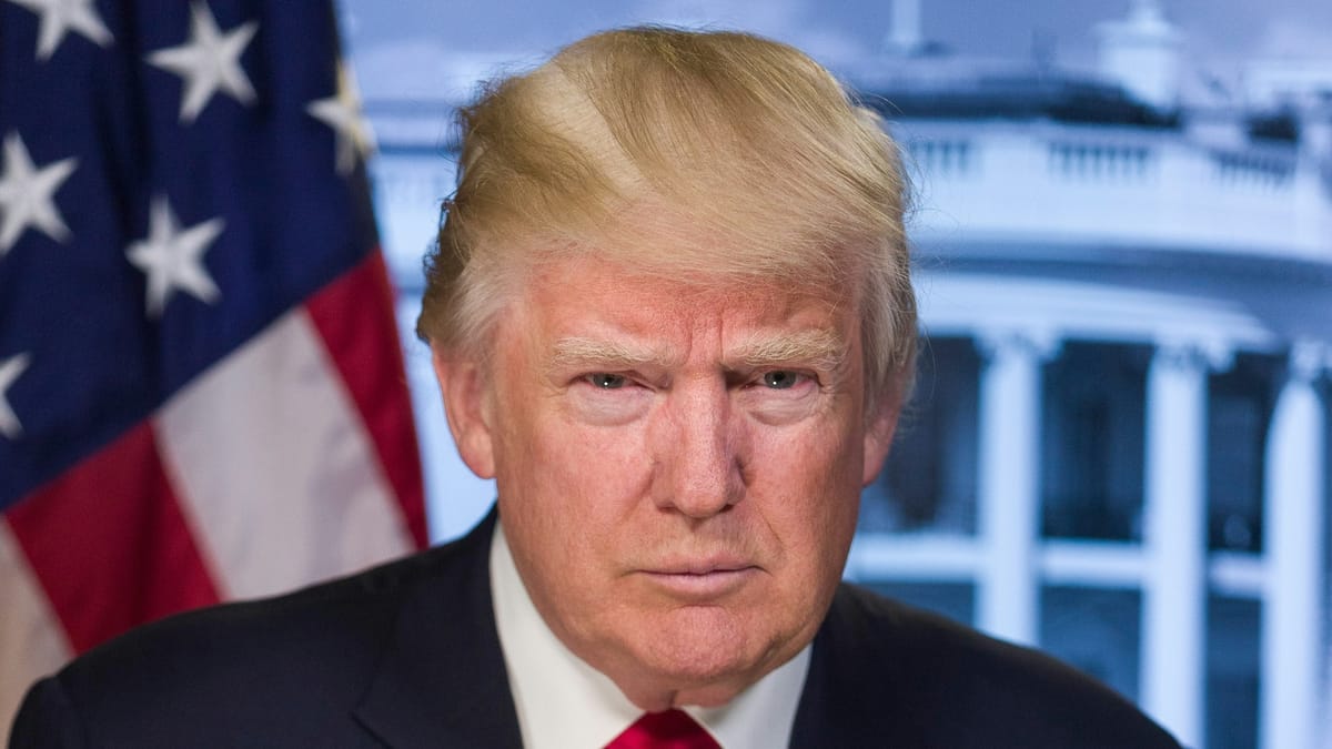 Trump anuncia una reducción del déficit comercial de EE.UU. del 78%, datos oficiales contrastan