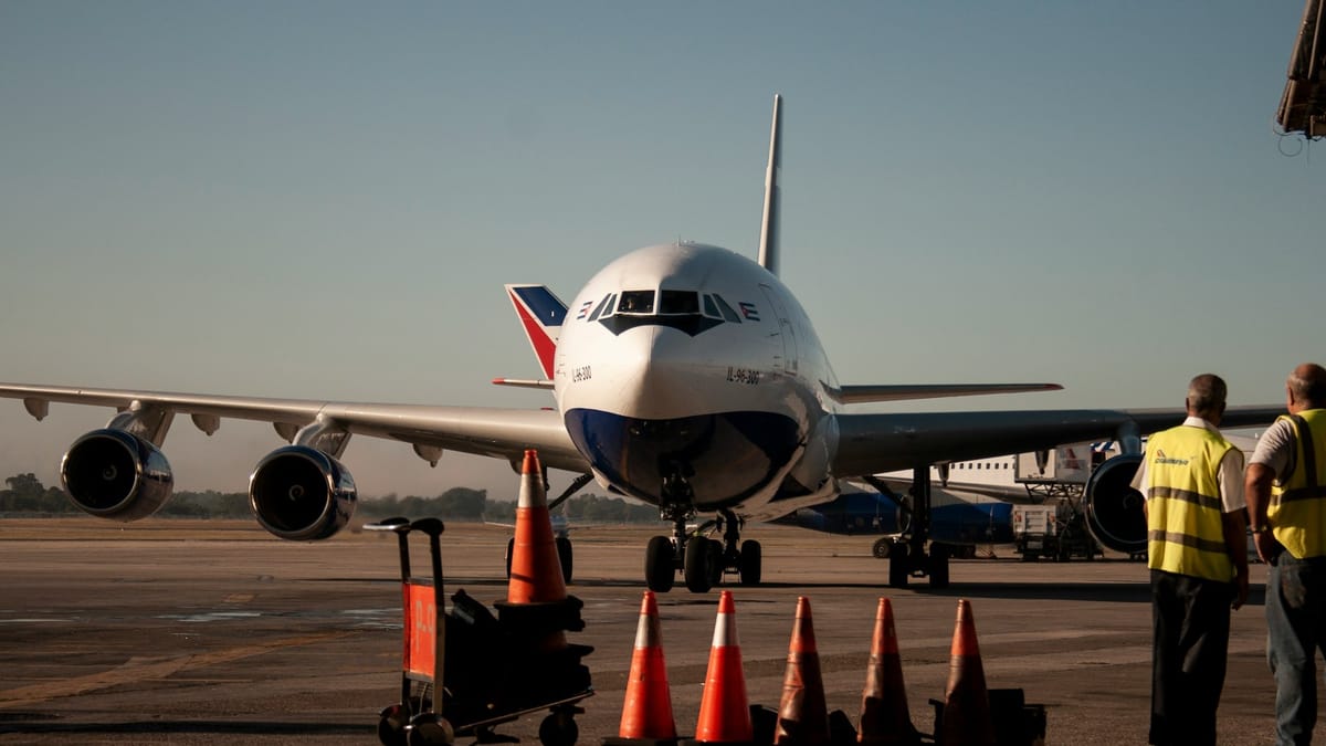Canadienses suspenden vuelos a Cuba por escasez de combustible aéreo