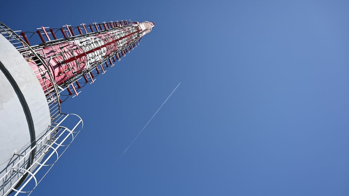 Telefónica compra Netomnia por 2,300 millones en Reino Unido, primera gran adquisición de la era Murtra