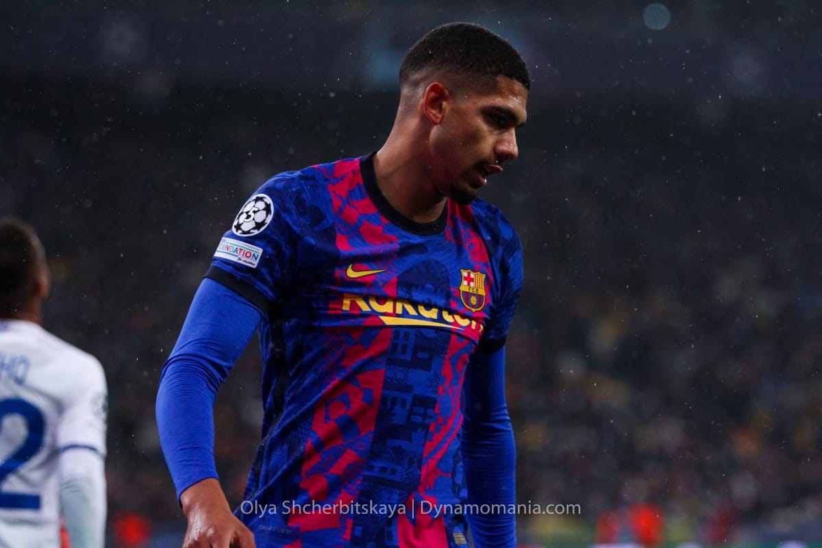 Araujo da el 1-0 del Barcelona y Joan García sostiene el liderato