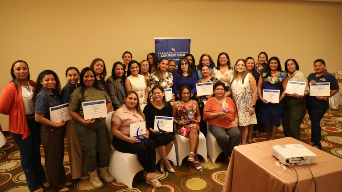 MiAMBIENTE reconoce liderazgo femenino ambiental