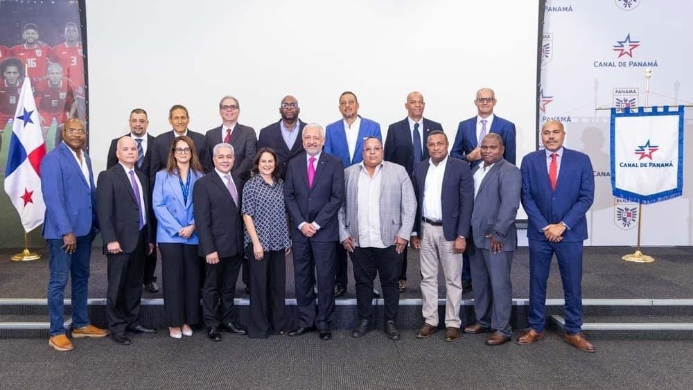 Canal de Panamá sella pacto laboral hasta 2032