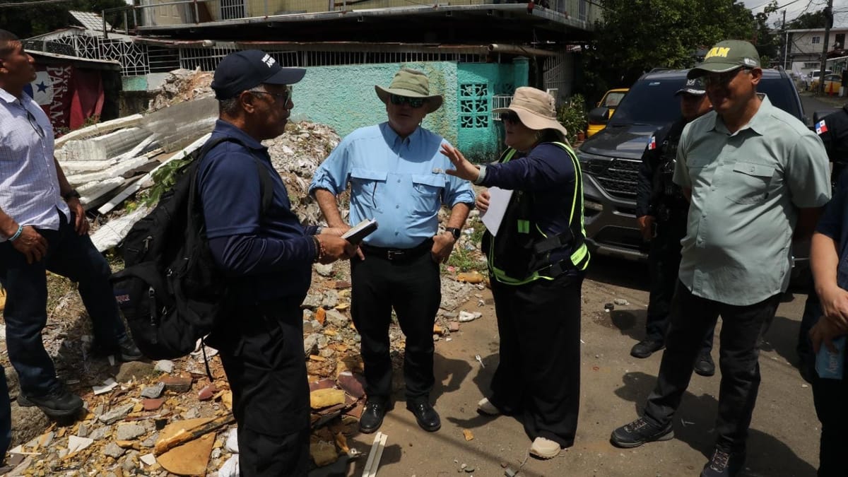 Autoridades frenan vertido ilegal de residuos en Río Abajo