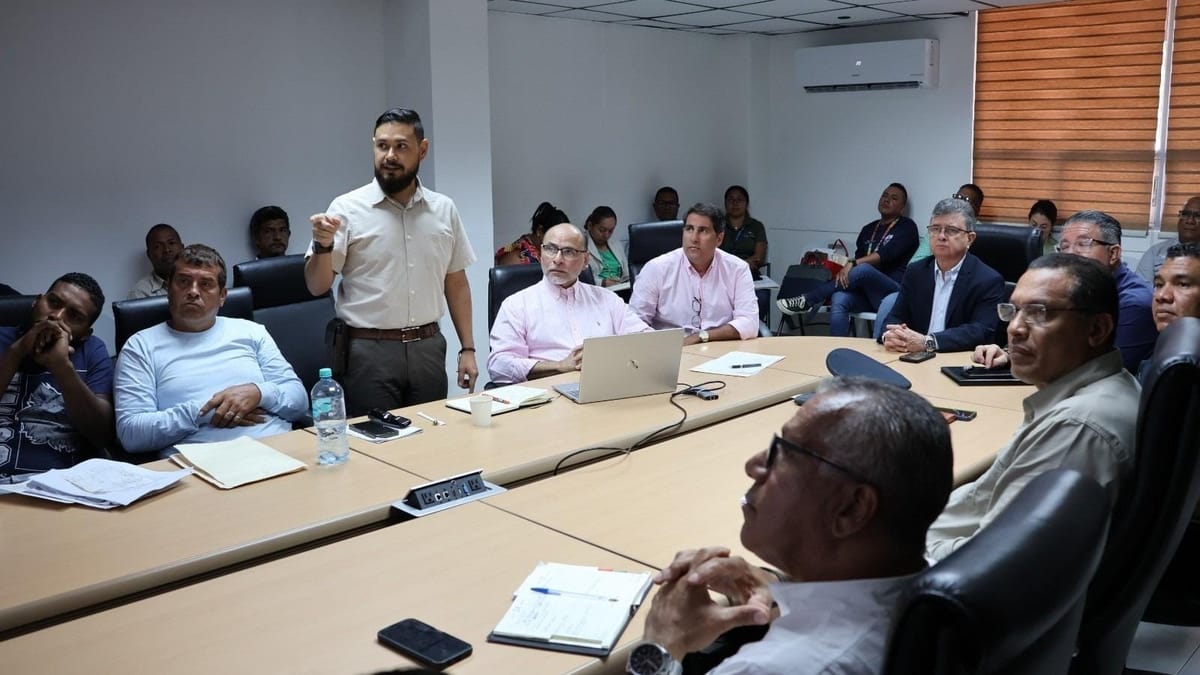 MiAMBIENTE y vecinos limpian Río Abajo en Panamá Viejo