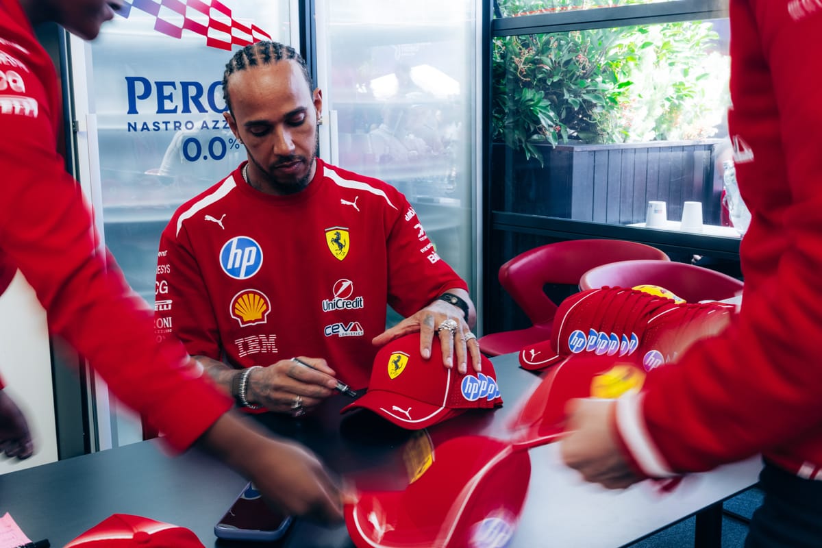 Hamilton: Ferrari pierde 'mucho tiempo' por potencia frente a Mercedes en China 2026
