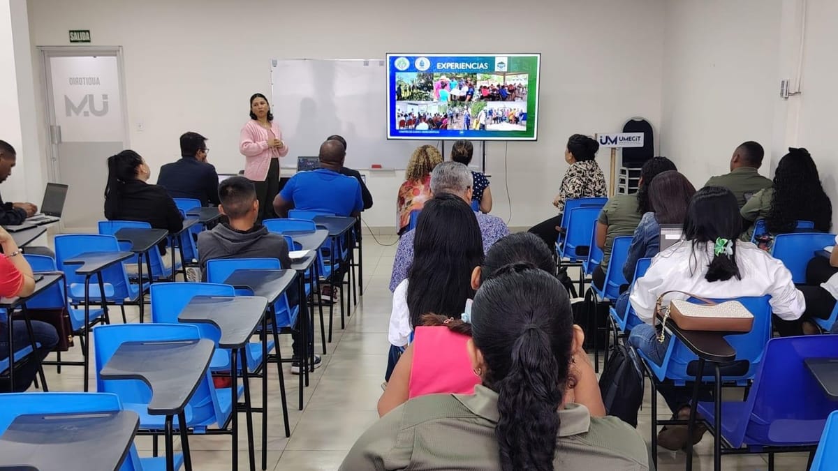 MiAMBIENTE discute gestión del agua en Panamá Oeste