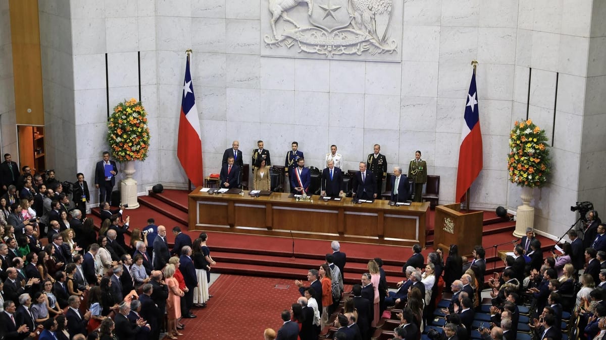 Mulino va a Chile y fortalece lazos