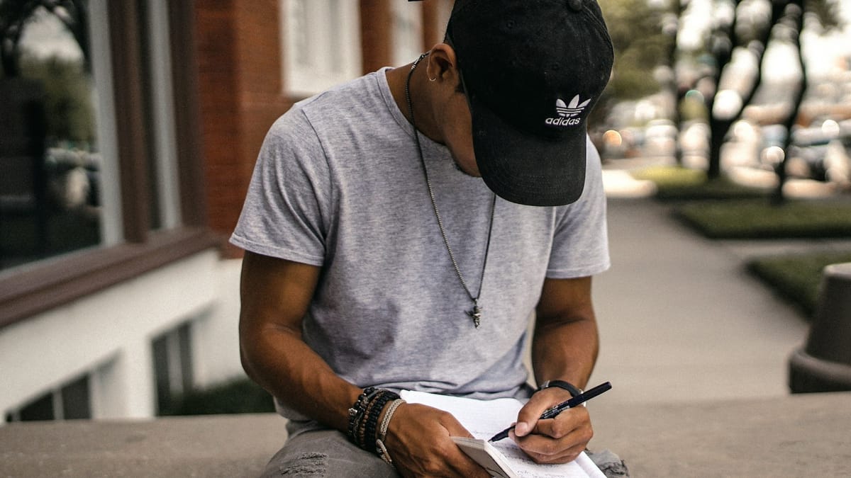 EE.UU. pierde 92,000 empleos en febrero; desempleo en 4.4%