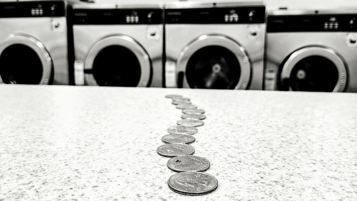 Lavado de dinero migra a cripto: $350,000 millones en 20 años y $158,000 millones en 2025