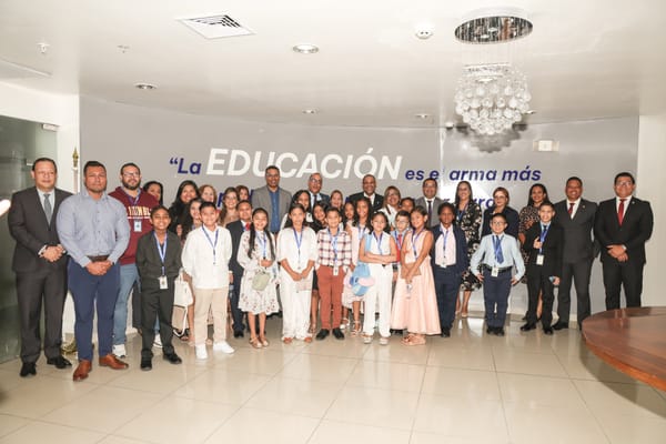 IFARHU: Hijos de colaboradores asumen roles directivos en jornada por el Día del Estudiante