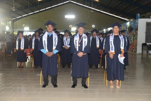 18 funcionarios CSS completan estudios con MINEDUC