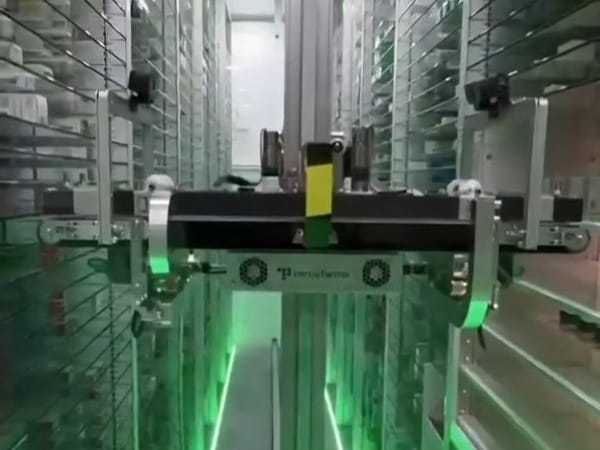 Robots despachan medicinas en la CSS