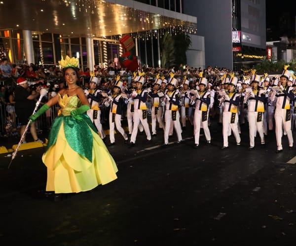 Panamá enciende la Navidad: cuánto costó el desfile 2025 y qué significa para la ciudad