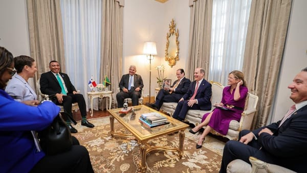 Panamá y Jamaica: Construcción y comercio a la vista