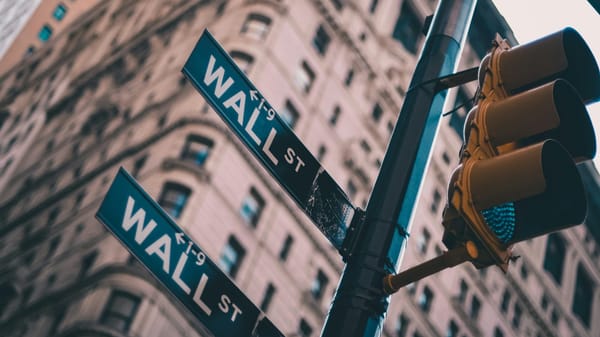 Wall Street desata guerra por talento con salarios de hasta $15 millones