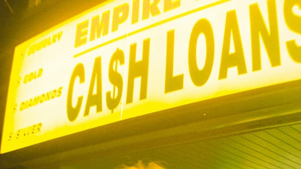 ⚠️ Error común Cambiar la tarjeta por un préstamo y seguir sin liquidez