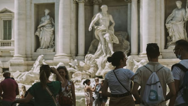 Expertos redefinen la turismofobia: el problema es la inseguridad social, no el turista