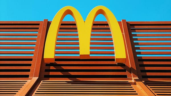 McDonald's revive juguetes de los 80 para atraer a padres millennials