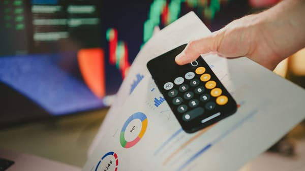 Déficit comercial de EE. UU. se amplía al nivel más alto en casi 34 años en noviembre 2025