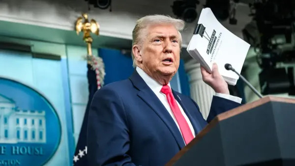 Trump amenaza con arancel del 100% a Canadá por acuerdo comercial con China