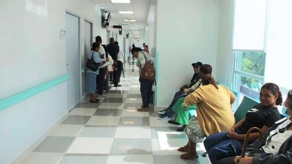 CSS mueve servicios clave a Hospital de Colón