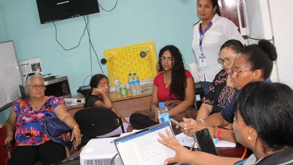 Artesanas de Arraiján crean OBC de reciclaje