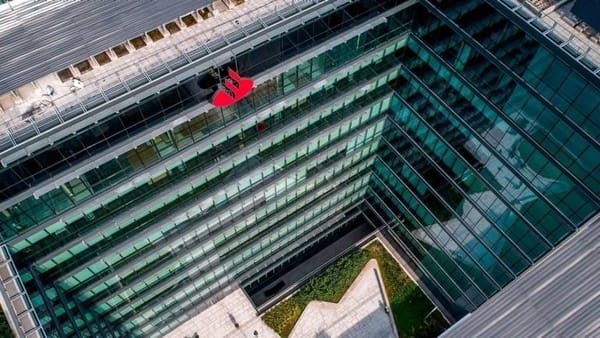 Banco Santander compra Webster Bank por $10,300 millones y entra en el top 10 bancario de EE.UU.