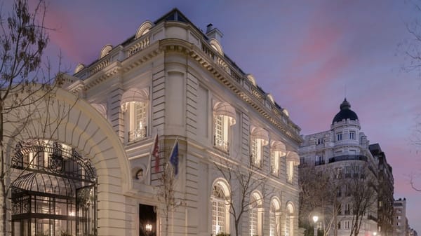 Ciberdelincuente se hospedaba en hoteles de lujo en España pagando solo un céntimo