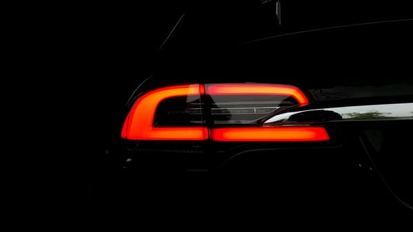 China prohíbe manijas de puerta ocultas en vehículos eléctricos por razones de seguridad