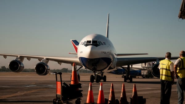 Canadienses suspenden vuelos a Cuba por escasez de combustible aéreo