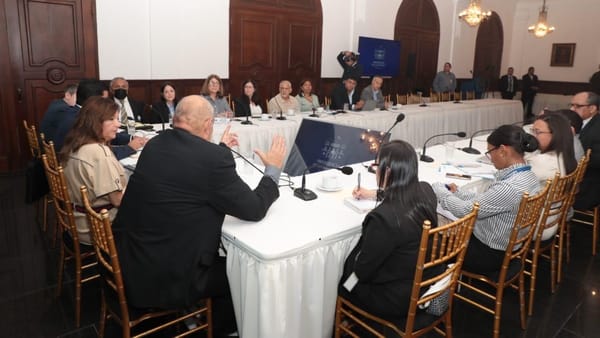 OER propone plan para paneles solares rurales