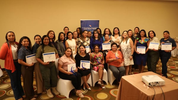 MiAMBIENTE reconoce liderazgo femenino ambiental