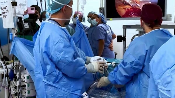 Trasplante inédito: Riñón salvado beneficia a joven