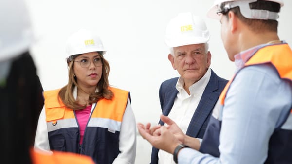 Stanley Motta visita ITSE y aconseja a futuros líderes